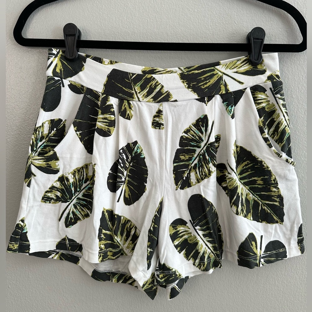 Ava Sky “short om” RARE kalo print, size M